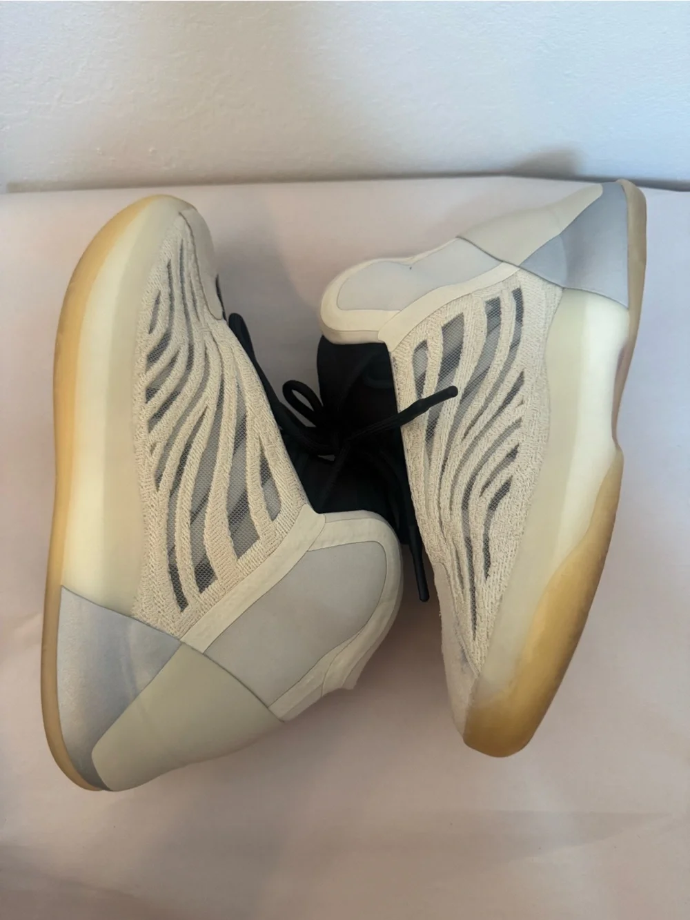 Yeezy adidas quantum